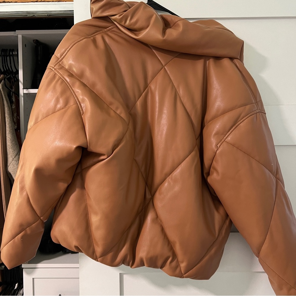 Abercrombie & Fitch Oversized Vegan Leather Diamond Puffer light brown size S - Picture 5 of 5